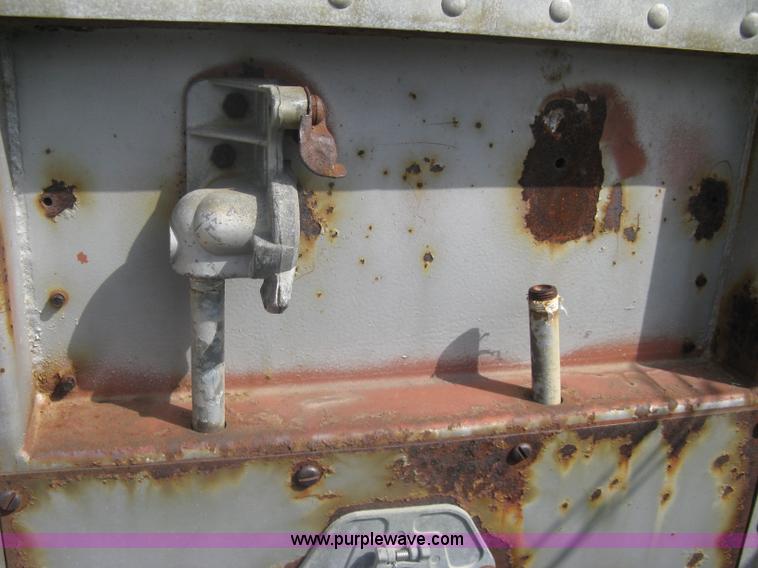 image for item A6130 1976 Trailmobile dry van trailer