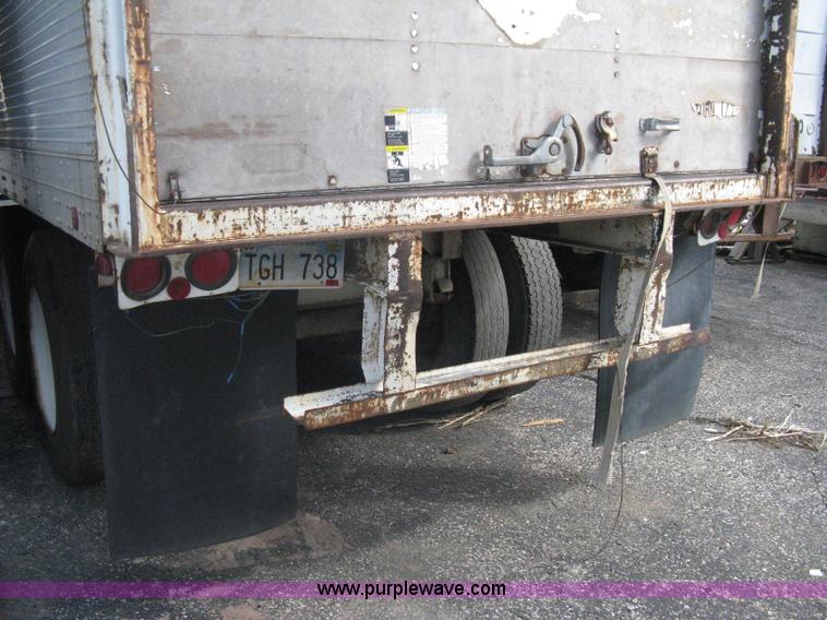 image for item A6132 1978 Fruehauf dry van trailer