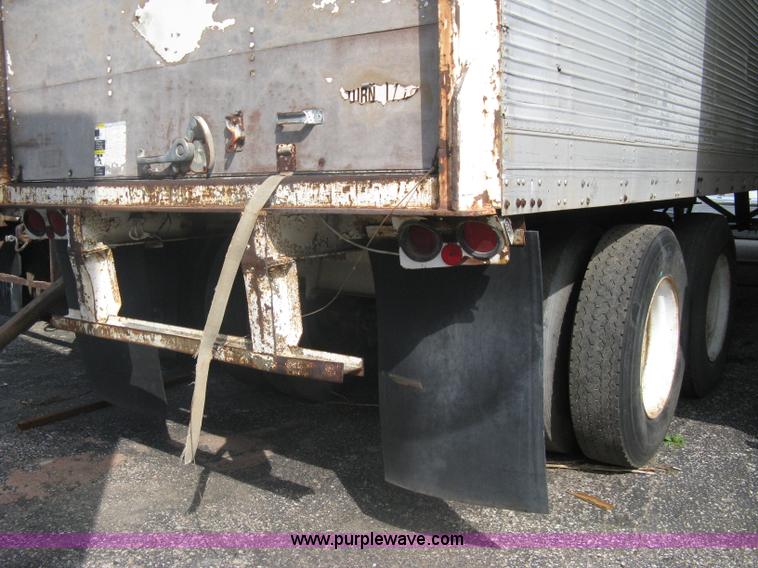 image for item A6132 1978 Fruehauf dry van trailer