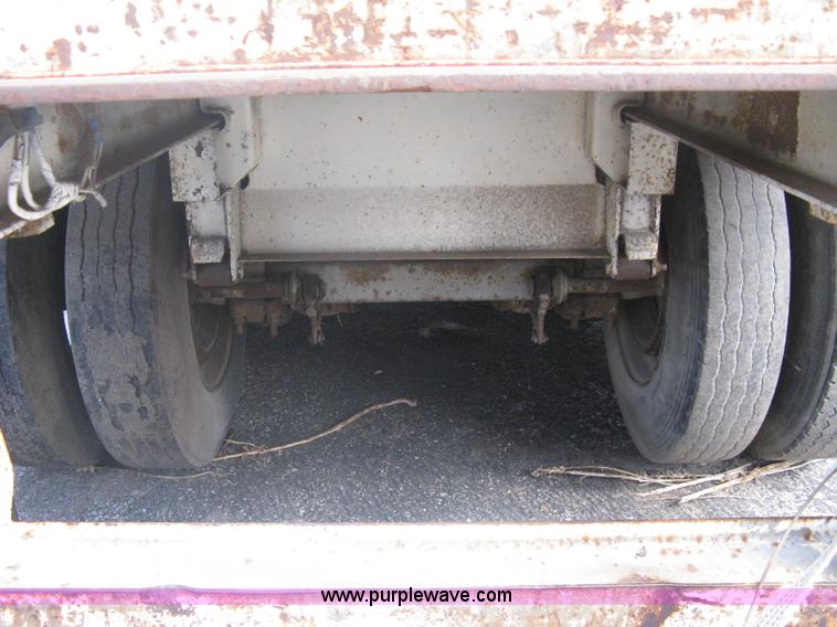 image for item A6132 1978 Fruehauf dry van trailer