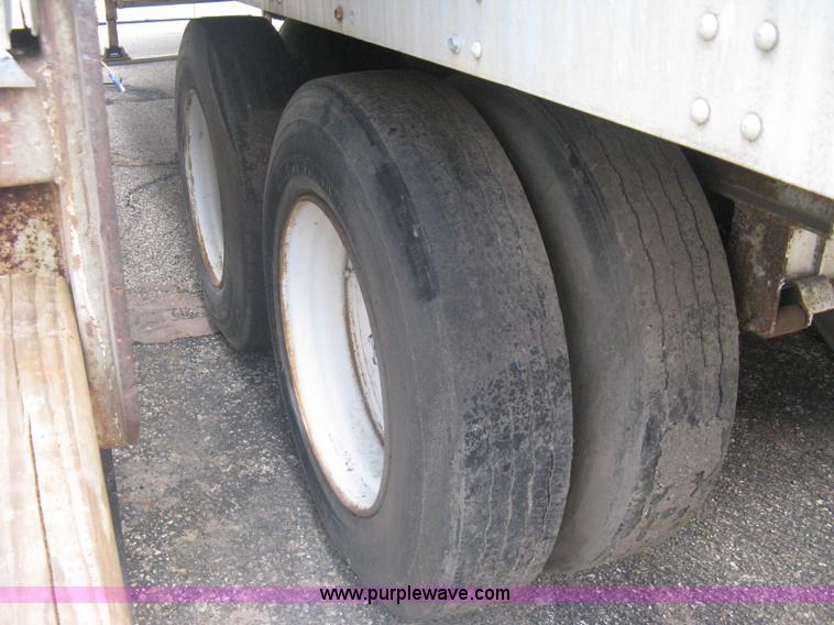 image for item A6132 1978 Fruehauf dry van trailer