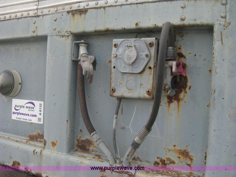 image for item A6132 1978 Fruehauf dry van trailer