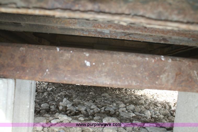 image for item A6829 Enclosed truck box