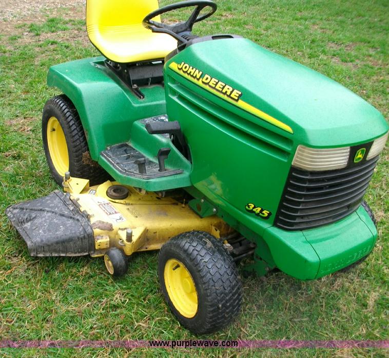 image for item B1076 1995 John Deere 345 lawn mower
