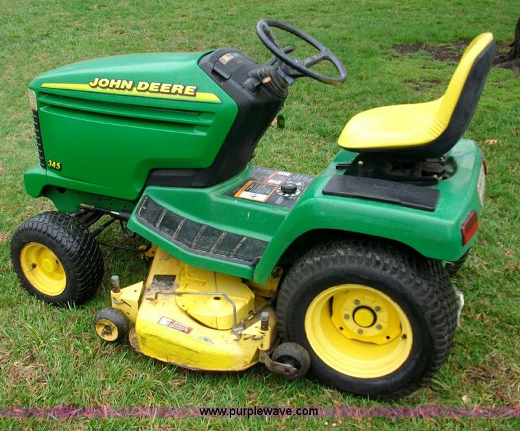image for item B1076 1995 John Deere 345 lawn mower