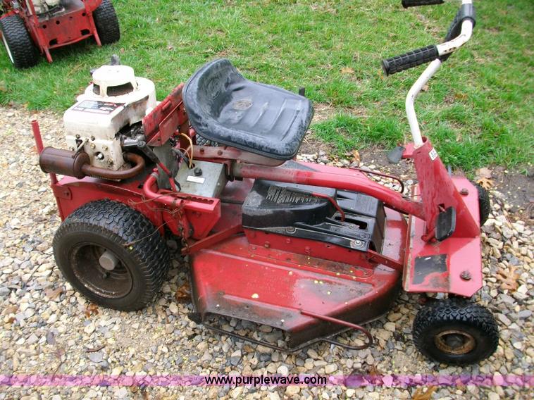 image for item B1078 Snapper lawn mower