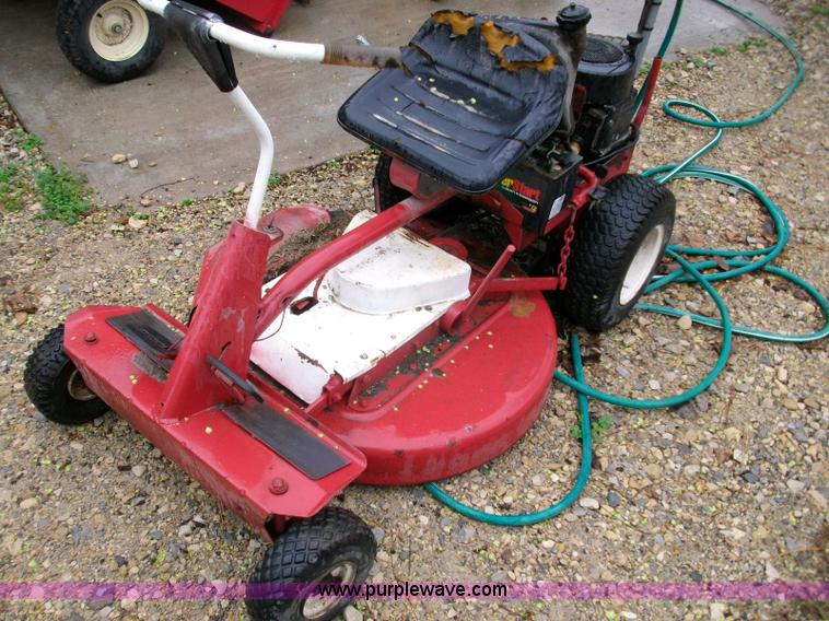 image for item B1079 Snapper lawn mower