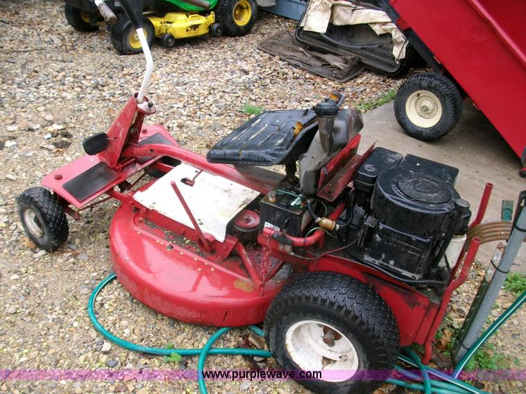 image for item B1079 Snapper lawn mower