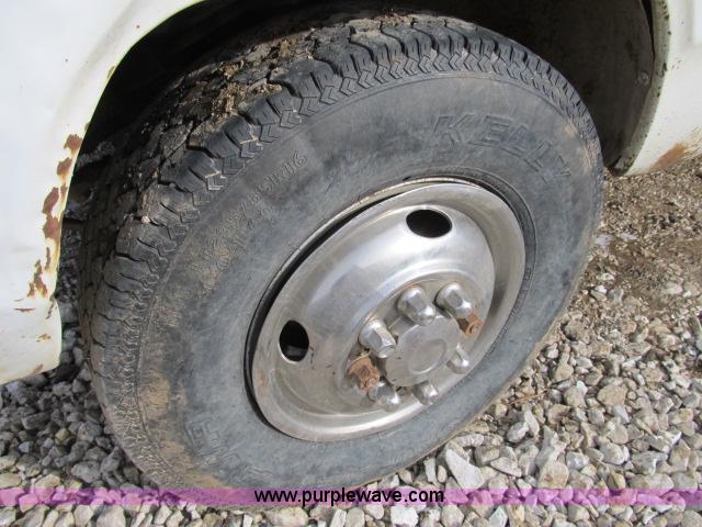 image for item B2653 1991 Dodge D350 flatbed truck