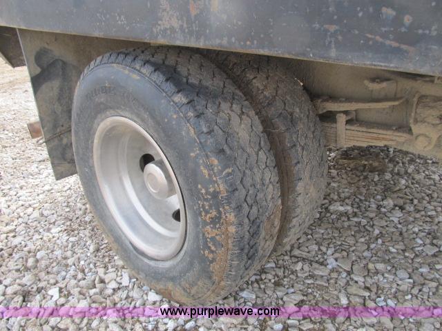 image for item B2653 1991 Dodge D350 flatbed truck