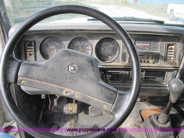 image for item B2653 1991 Dodge D350 flatbed truck