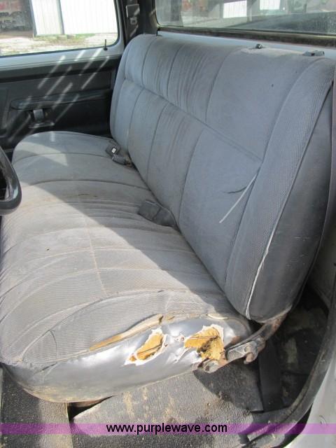 image for item B2653 1991 Dodge D350 flatbed truck