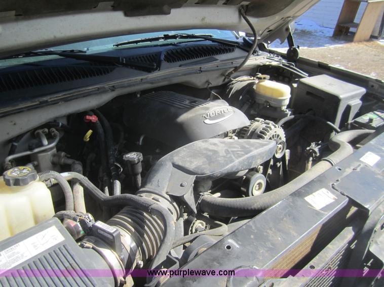 image for item B5705 2005 Chevrolet Silverado 1500 Crew Cab pickup