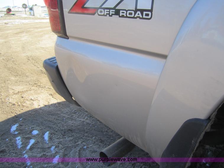 image for item B5705 2005 Chevrolet Silverado 1500 Crew Cab pickup