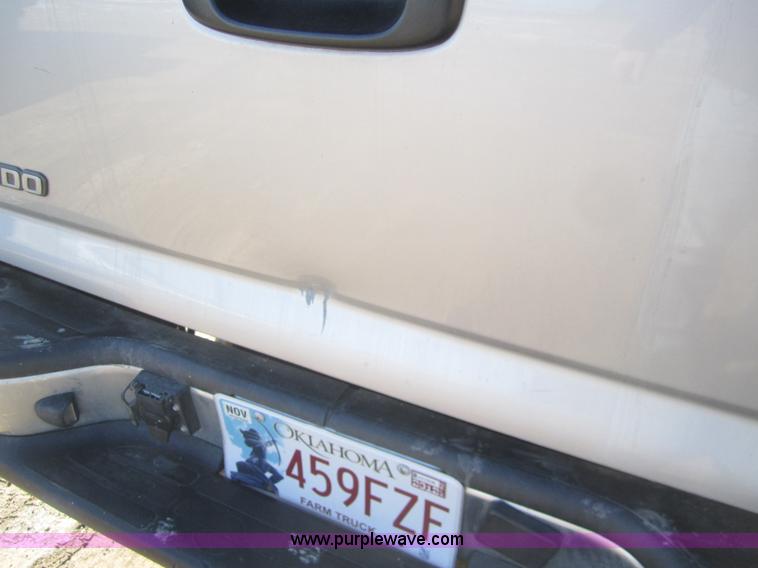 image for item B5705 2005 Chevrolet Silverado 1500 Crew Cab pickup