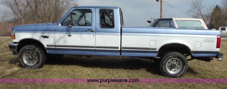 image for item B6260 1997 Ford F250 XLT SuperCab pickup truck