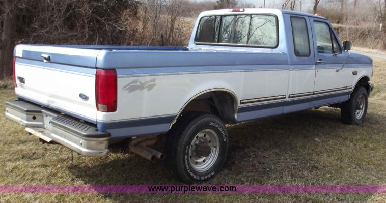image for item B6260 1997 Ford F250 XLT SuperCab pickup truck