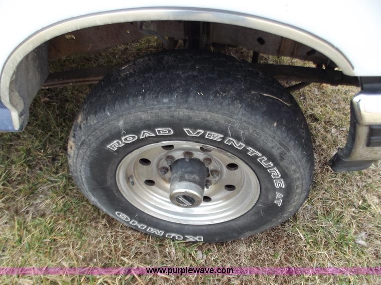 image for item B6260 1997 Ford F250 XLT SuperCab pickup truck