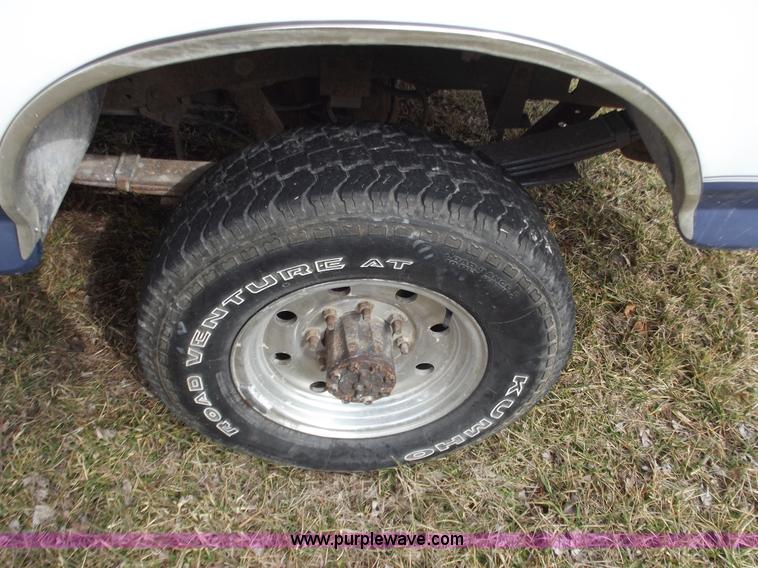 image for item B6260 1997 Ford F250 XLT SuperCab pickup truck