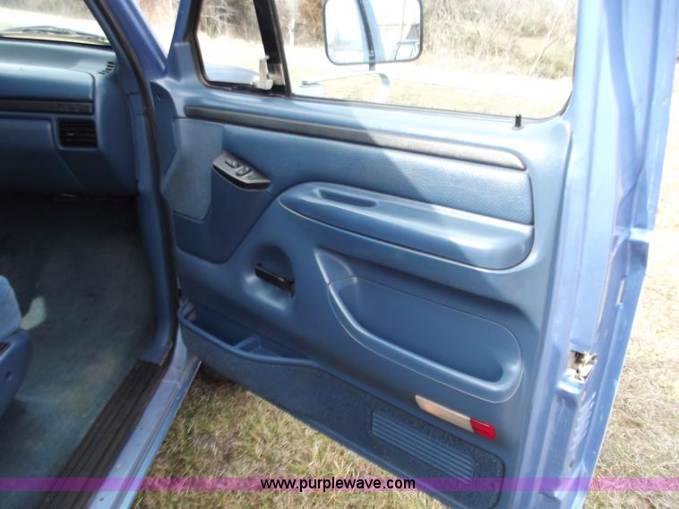 image for item B6260 1997 Ford F250 XLT SuperCab pickup truck