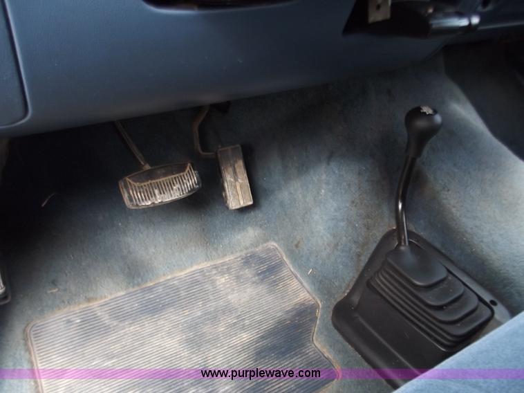 image for item B6260 1997 Ford F250 XLT SuperCab pickup truck