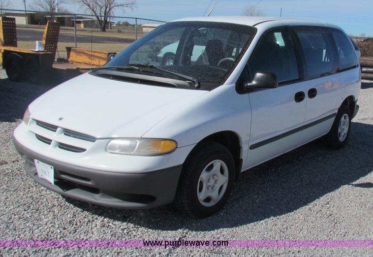 image for item B7149 2000 Dodge Caravan mini van