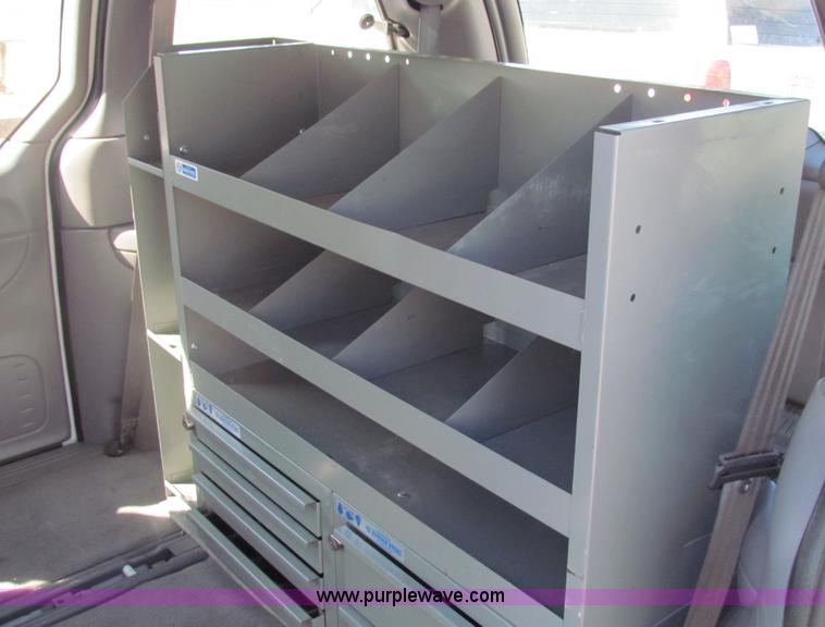 image for item B7149 2000 Dodge Caravan mini van