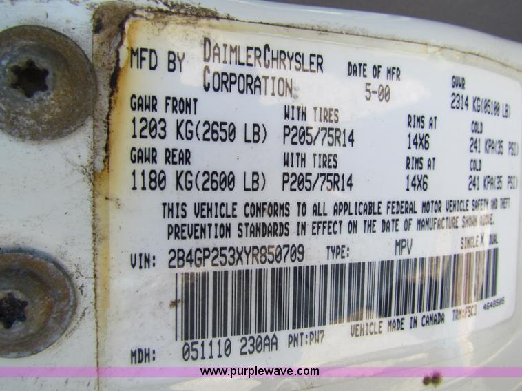 image for item B7149 2000 Dodge Caravan mini van