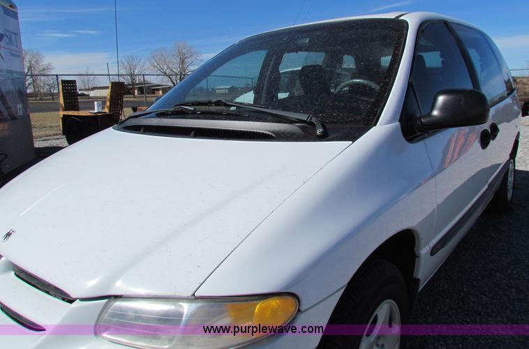 image for item B7149 2000 Dodge Caravan mini van