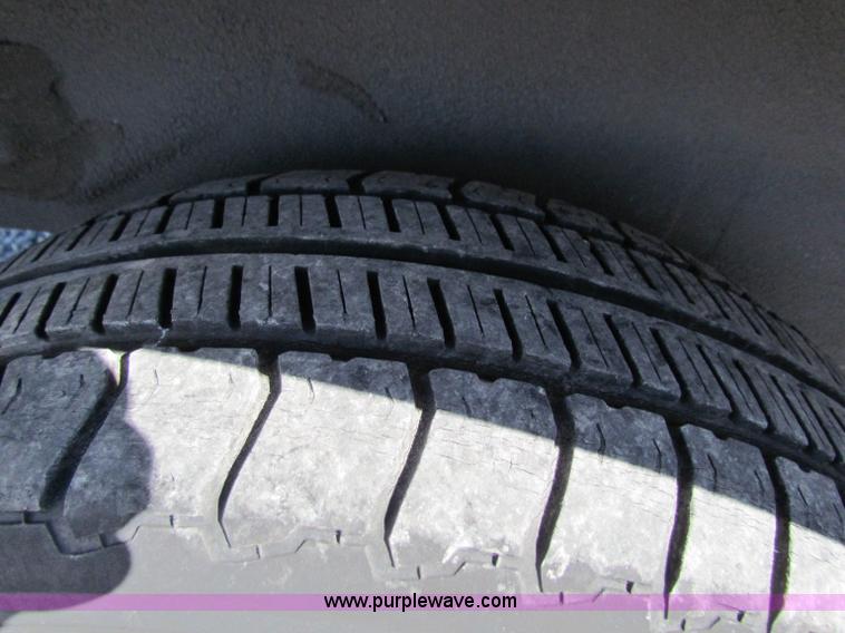 image for item B7149 2000 Dodge Caravan mini van