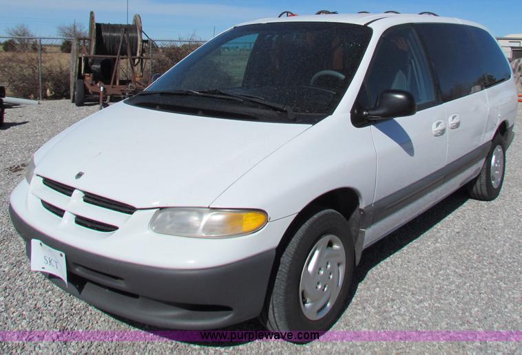 image for item B7150 2000 Dodge Grand Caravan mini van