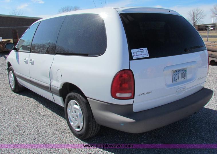 image for item B7150 2000 Dodge Grand Caravan mini van