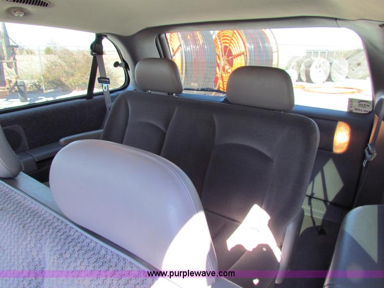 image for item B7150 2000 Dodge Grand Caravan mini van