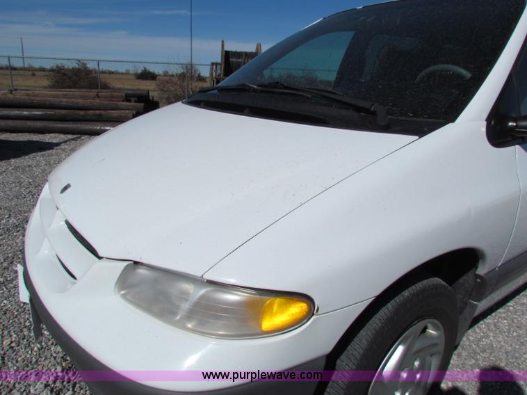 image for item B7150 2000 Dodge Grand Caravan mini van