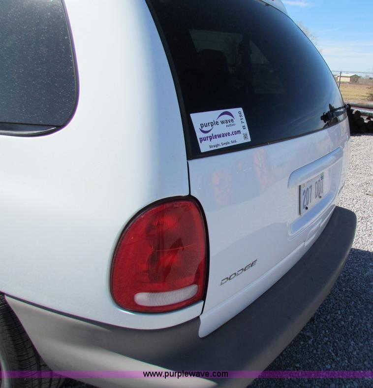 image for item B7150 2000 Dodge Grand Caravan mini van