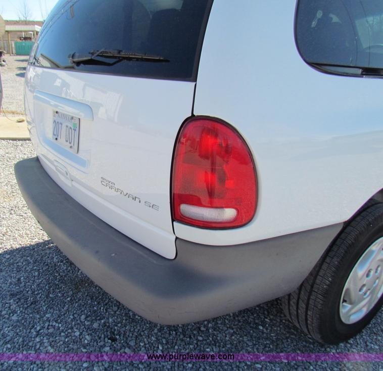image for item B7150 2000 Dodge Grand Caravan mini van