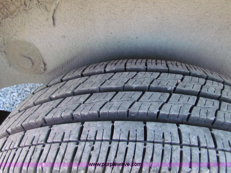 image for item B7150 2000 Dodge Grand Caravan mini van