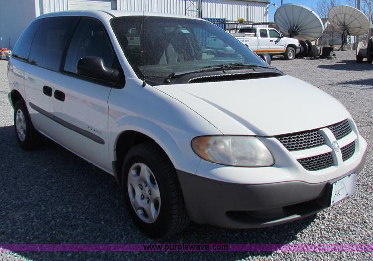 image for item B7151 2001 Dodge Caravan SE mini van