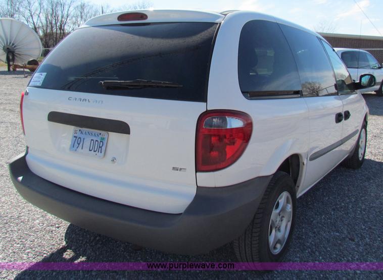 image for item B7151 2001 Dodge Caravan SE mini van