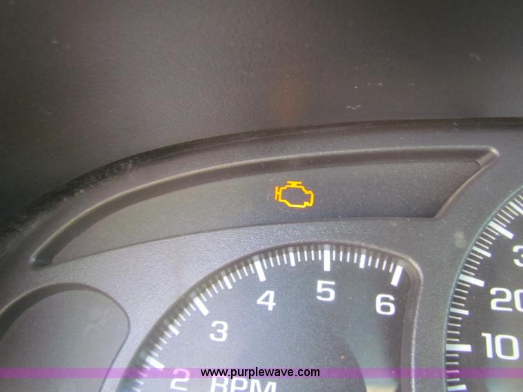 image for item B7152 2003 Chevrolet 2500HD pickup truck