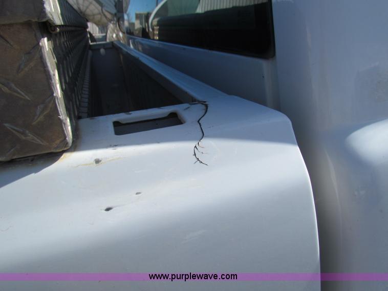 image for item B7152 2003 Chevrolet 2500HD pickup truck