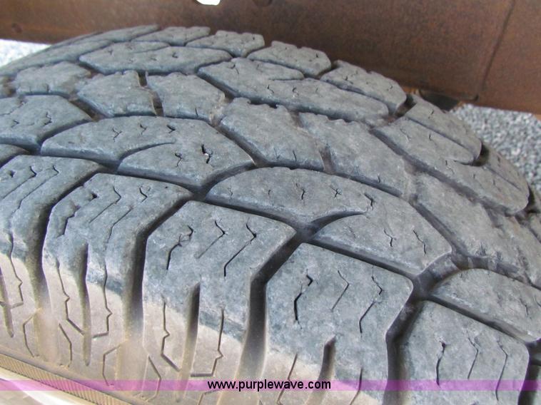 image for item B7152 2003 Chevrolet 2500HD pickup truck