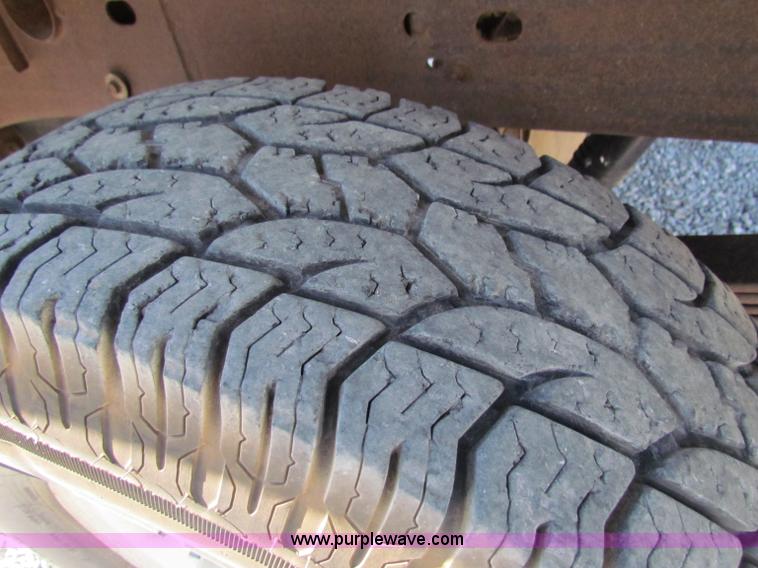 image for item B7152 2003 Chevrolet 2500HD pickup truck