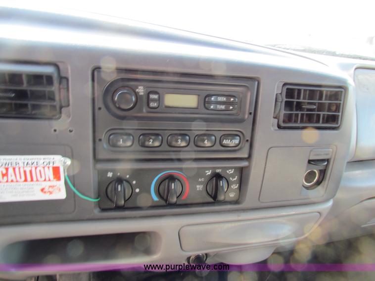 image for item B7154 1999 Ford F450 XL Super Duty utility truck