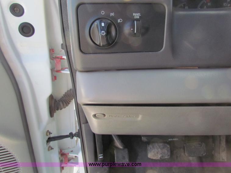 image for item B7154 1999 Ford F450 XL Super Duty utility truck