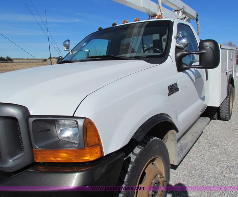 image for item B7154 1999 Ford F450 XL Super Duty utility truck