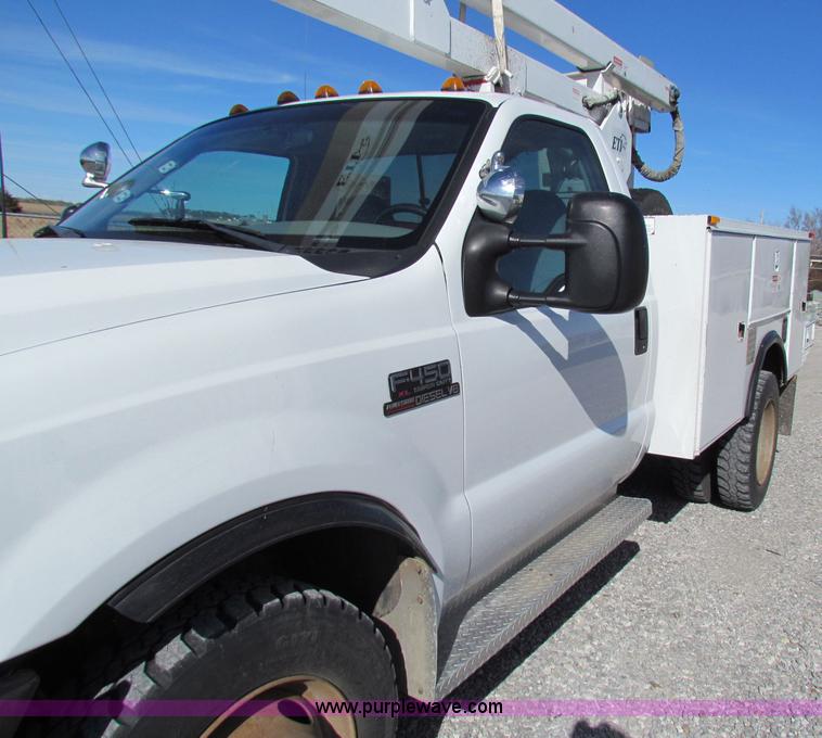image for item B7154 1999 Ford F450 XL Super Duty utility truck