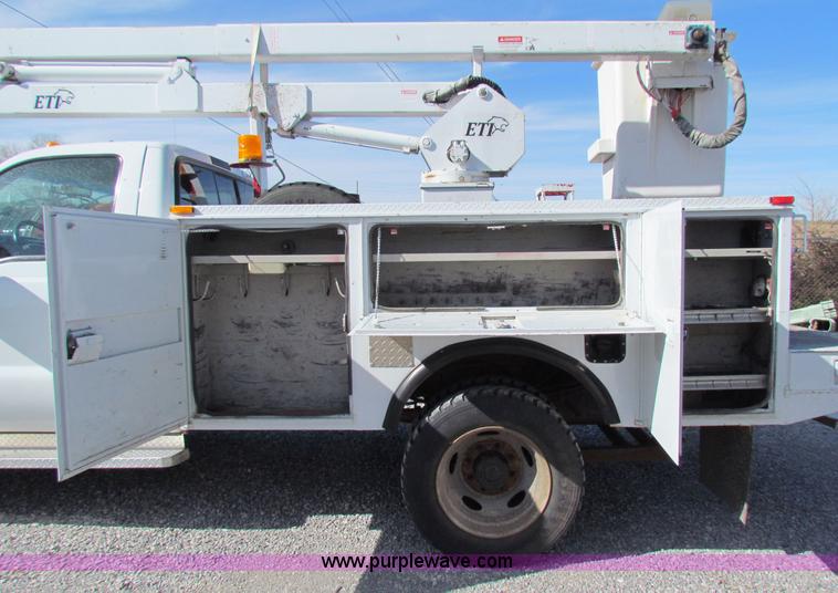 image for item B7154 1999 Ford F450 XL Super Duty utility truck