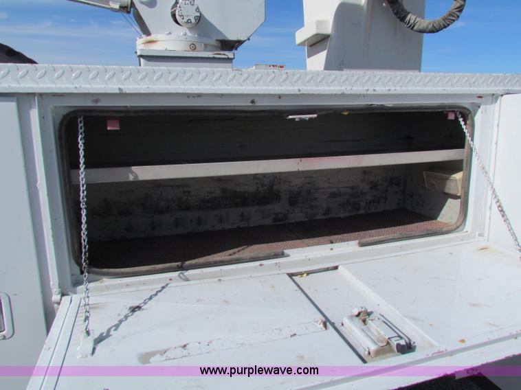 image for item B7154 1999 Ford F450 XL Super Duty utility truck