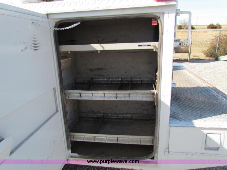 image for item B7154 1999 Ford F450 XL Super Duty utility truck